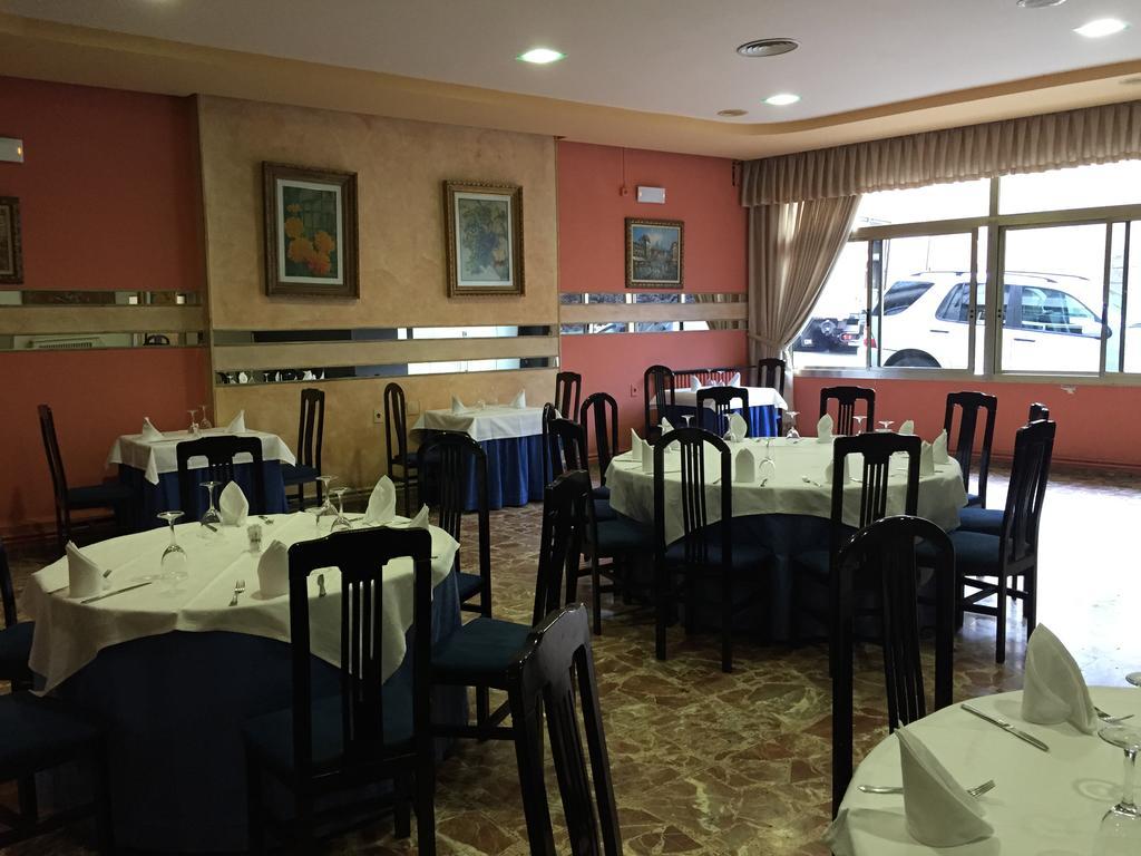 Hotel Restaurante Derby Carballino Kültér fotó