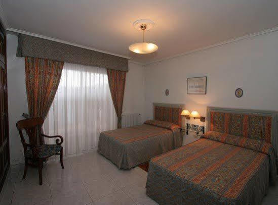 Hotel Restaurante Derby Carballino Kültér fotó