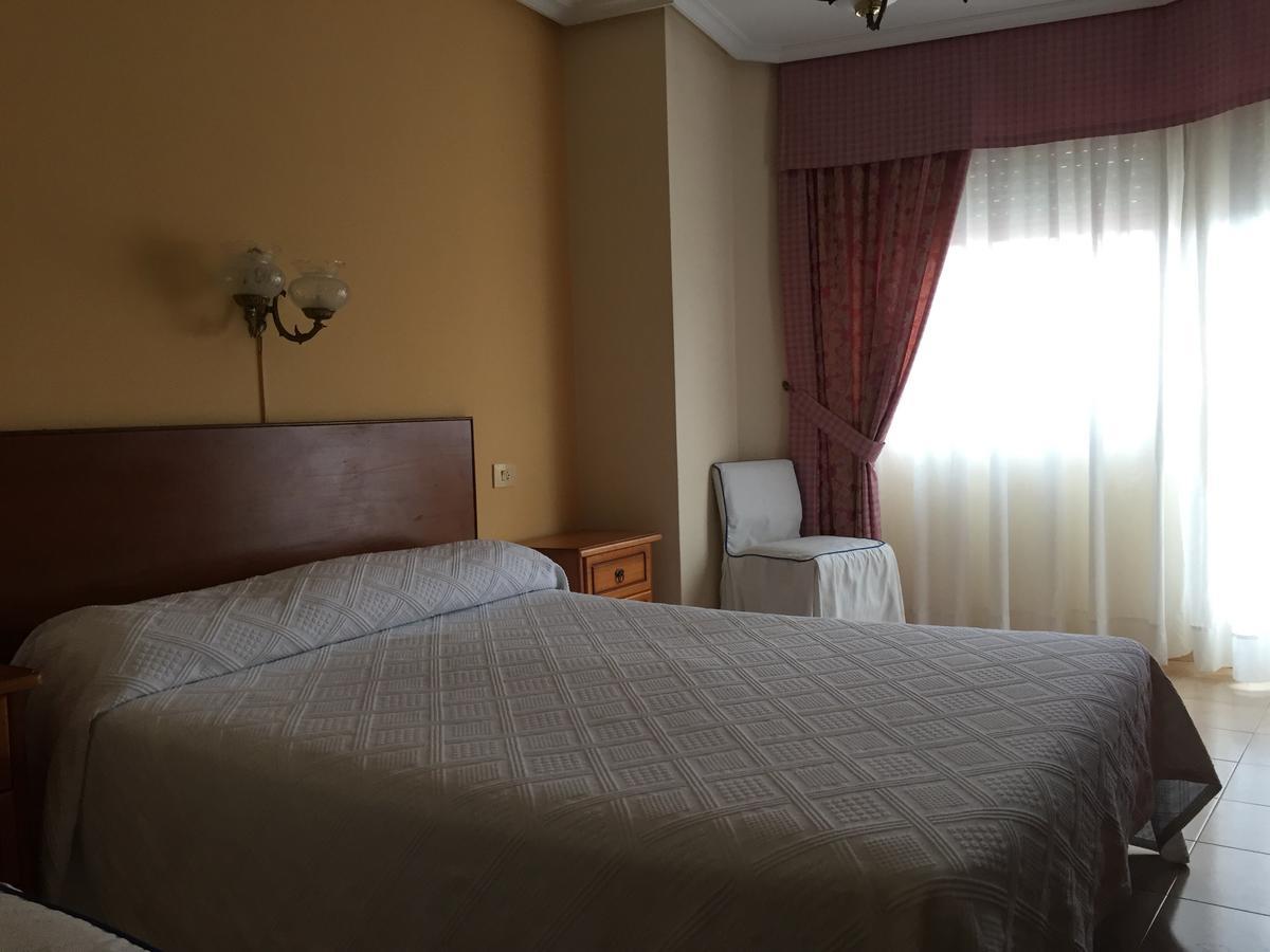 Hotel Restaurante Derby Carballino Kültér fotó