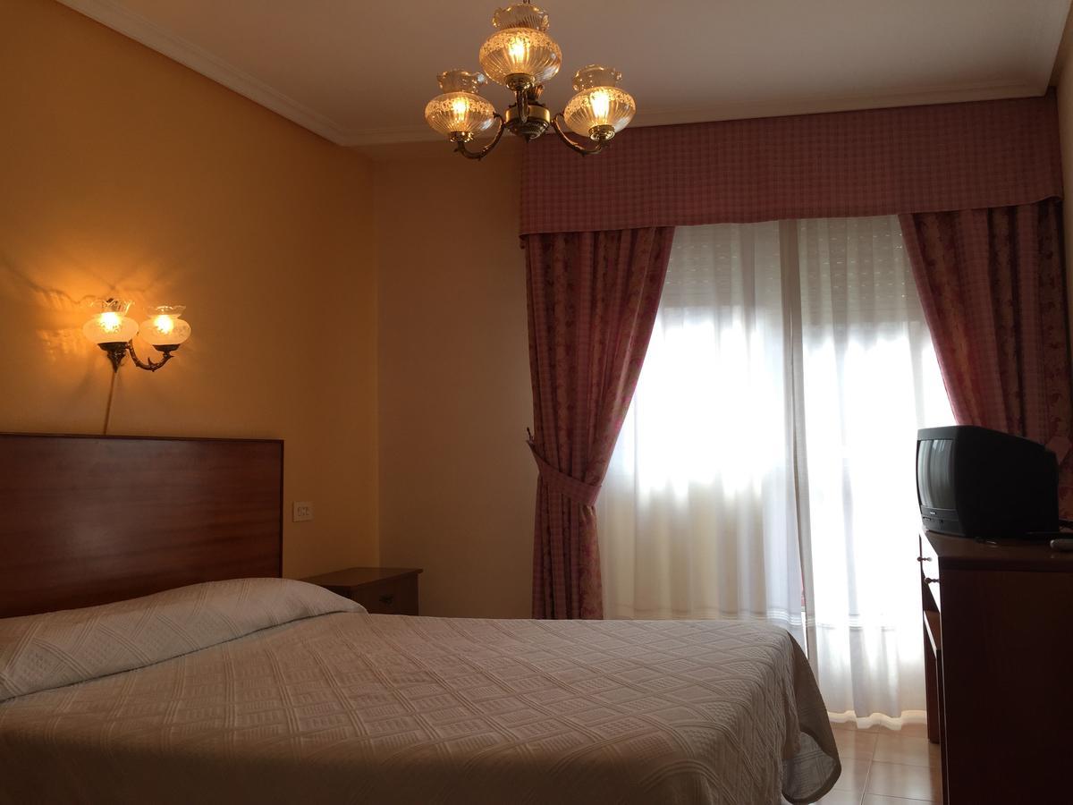 Hotel Restaurante Derby Carballino Kültér fotó